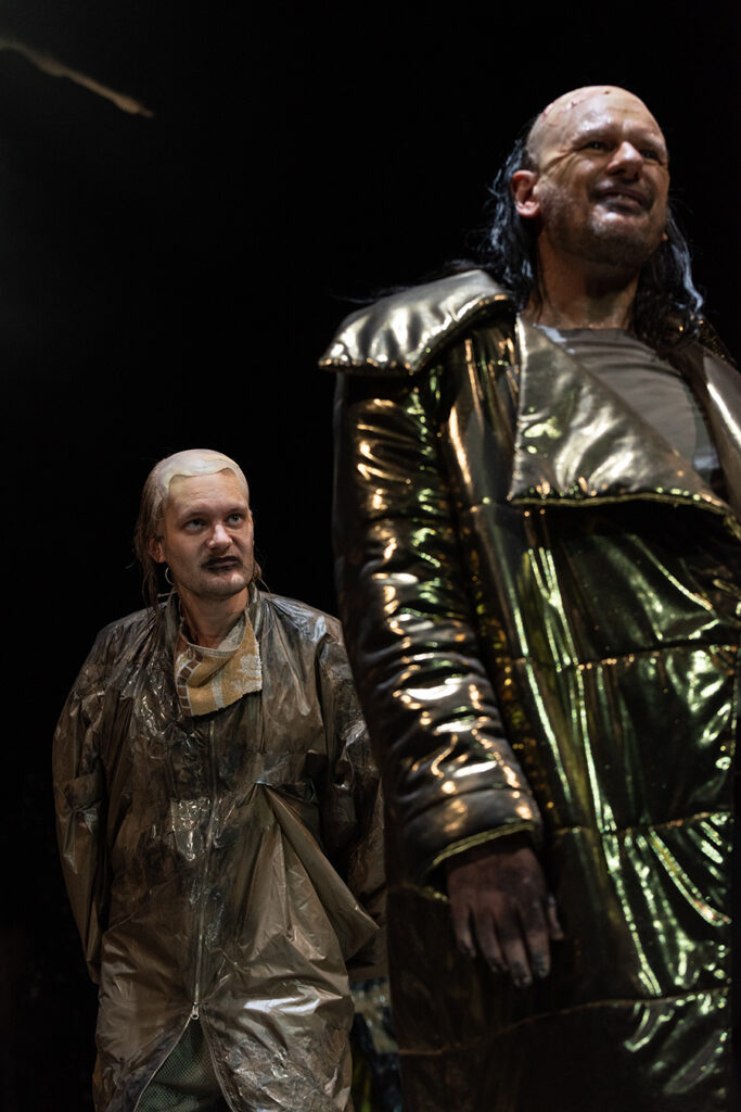 Julian Sigl und Alexander Hetterle in König Ödipus, Landestheater Linz, 2020