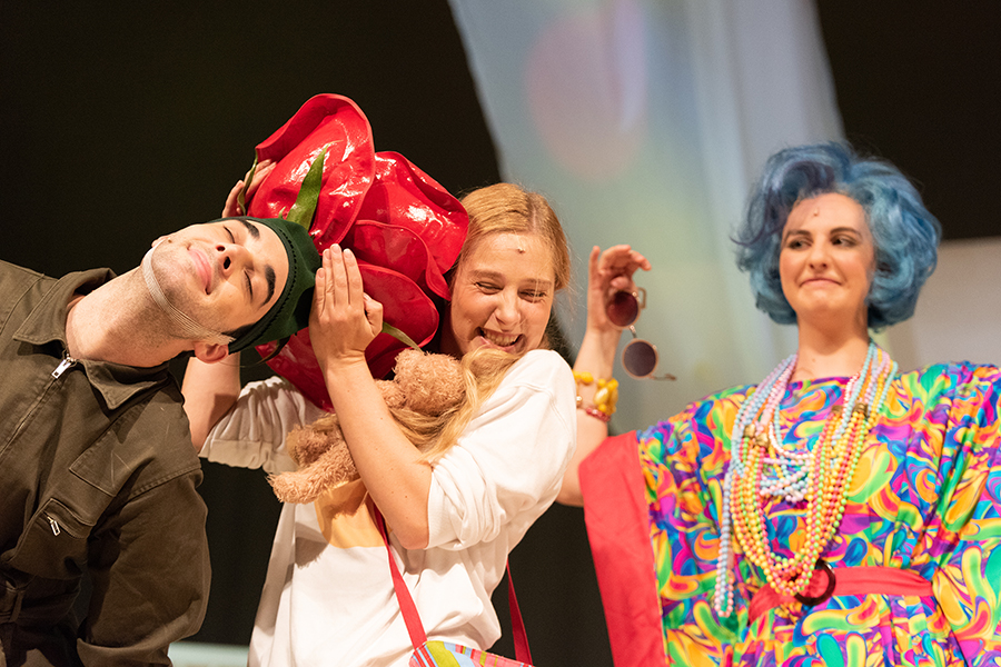 Lukas Franke, Lorraine Töpfer und Sophie Kirsch in Die Schneekönigin, Landestheater Linz, Junges Theater, 2019