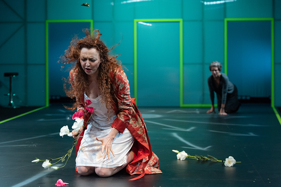 Florence Losseau und Sinja Maschke in The Rape Of Lucretia, Landestheater Linz, Opernstudio, 2019