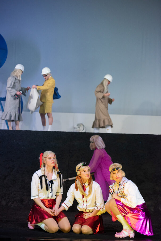 Ensemble in Was geschah, nachdem Nora ihren Mann verlassen hatte, Landestheater Linz, 2020