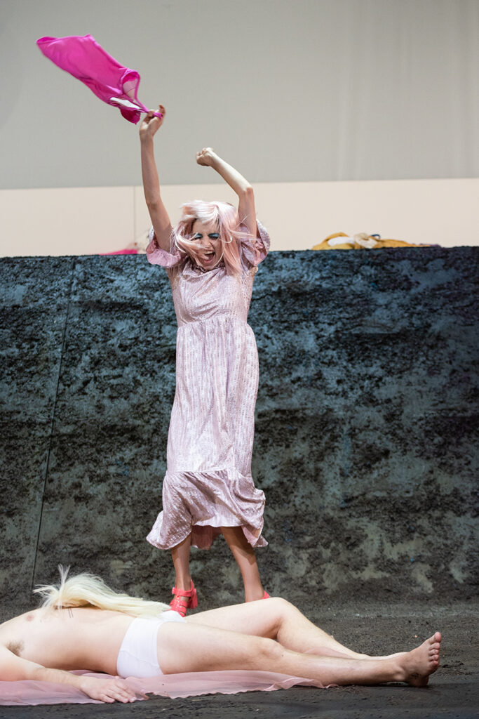 Anna Rieser in Was geschah, nachdem Nora ihren Mann verlassen hatte, Landestheater Linz, 2020